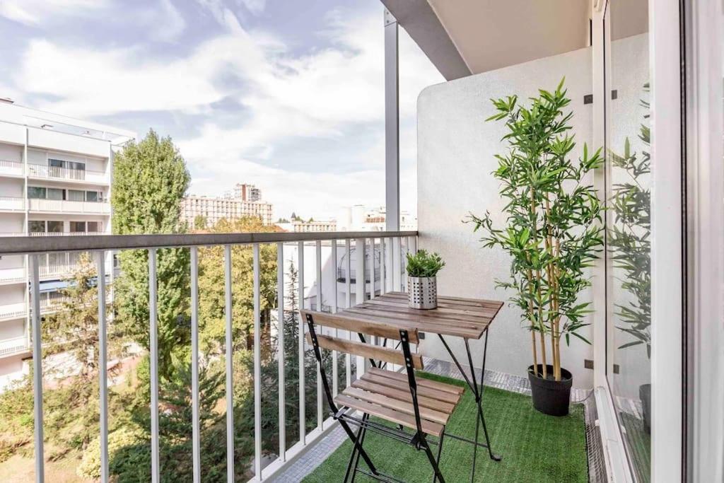Appartement Avec Parking Et Terrasse Metro 7 Et Paris Villejuif Exterior photo